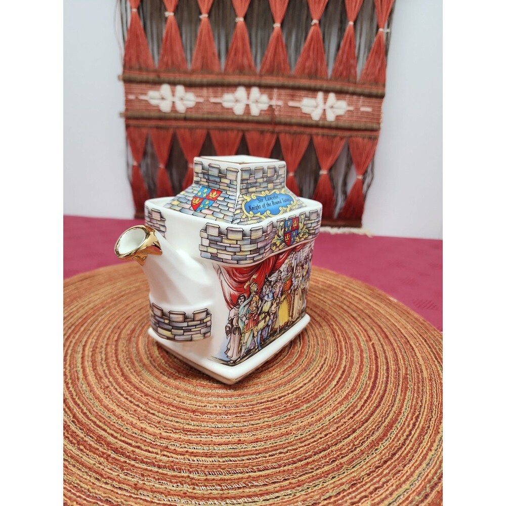 Sadler Teapot King Arthur - Hero & Legend King Arthurs Court Sir Lancelot Knight